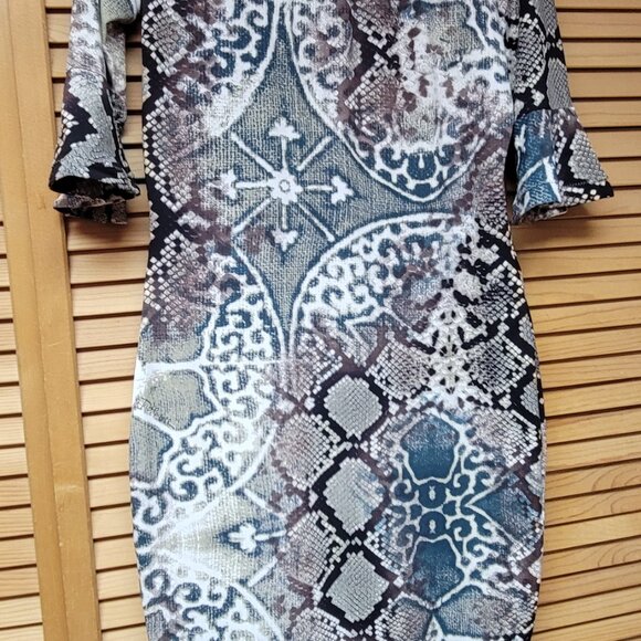 Dress - Picture 6 of 7